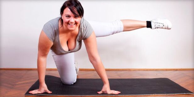 Mädchen macht Yoga, um Gewicht zu verlieren