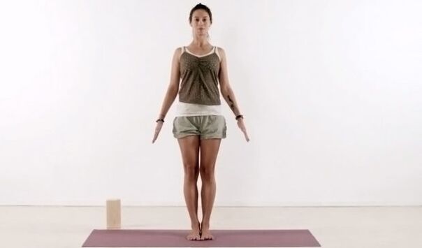 Tadasana Yoga-Pose zum Abnehmen